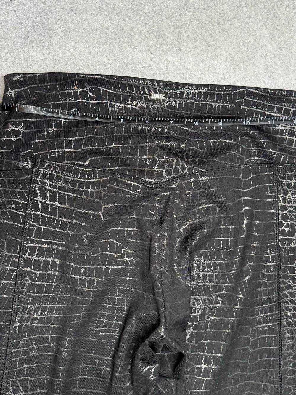 PINK Victoria's Secret Black Croc-Print Leggings - Picture 7 of 8